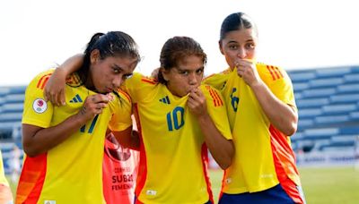 Colombia vence a Venezuela al último minuto y sigue invicta