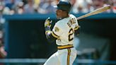 Watch Bonds' emotional reaction to induction into Pirates Hall of Fame