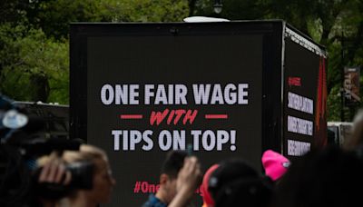 One Fair Wage continues to collect signatures to get $15 minimum wage on next year’s ballot
