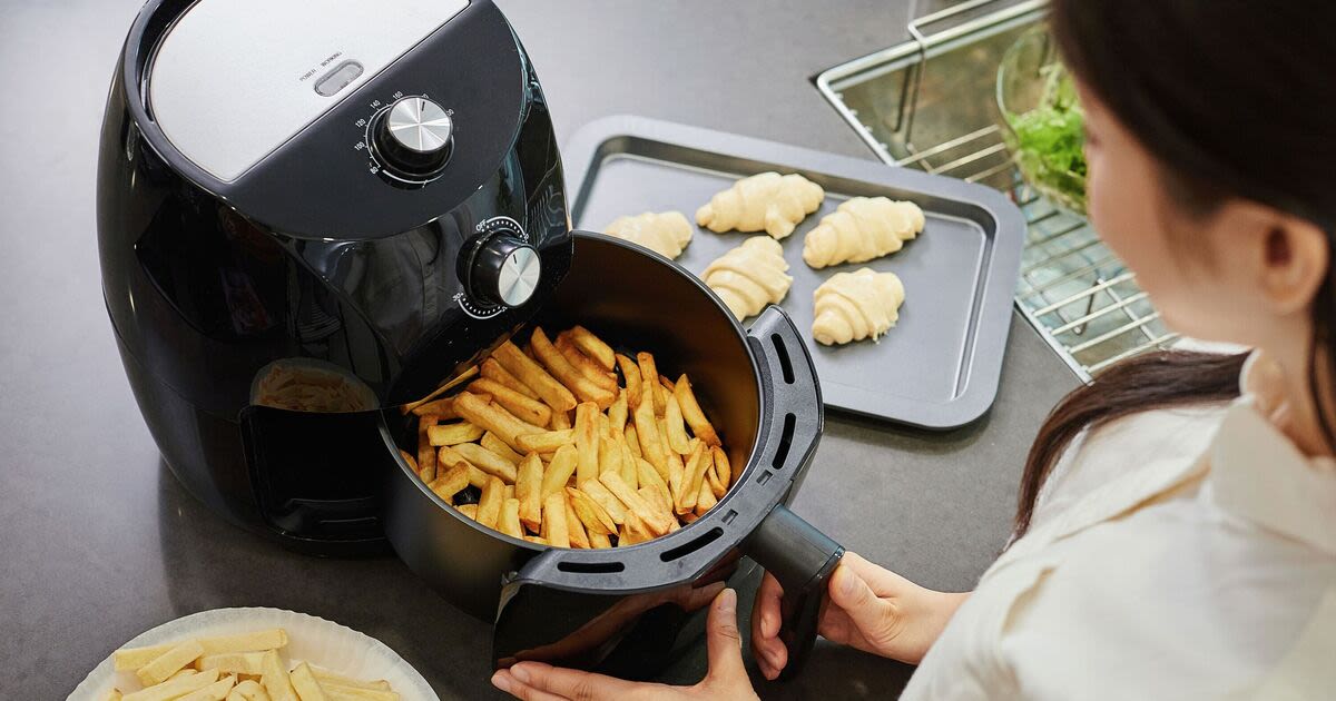 Deep clean air fryer using four tablespoons of popular cleaning product