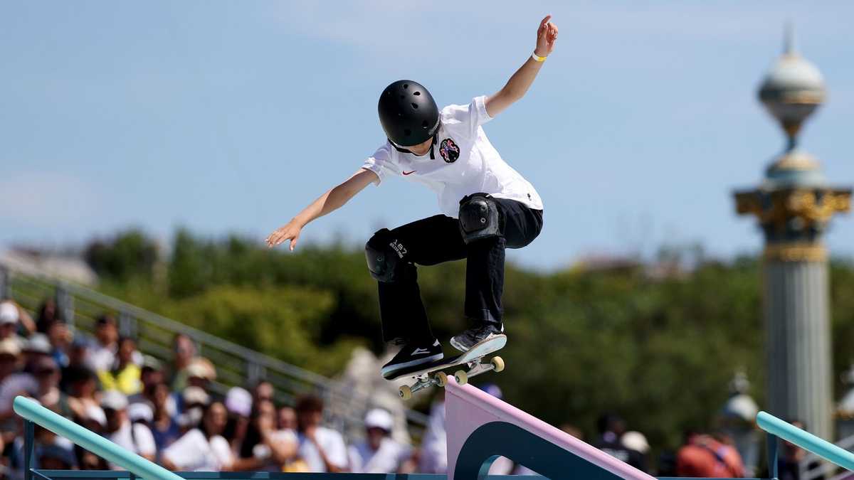 VIDEO: 14-year-old Coco Yoshizawa dominates women's skateboard street final