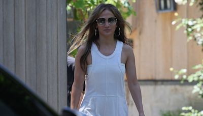 Update! Jennifer Lopez Visited Ben Affleck at His Rental House This Weekend....