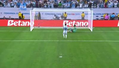 Messi falló de Panenka y el 'Dibu Martínez salvó a Argentina en la tanda - MarcaTV