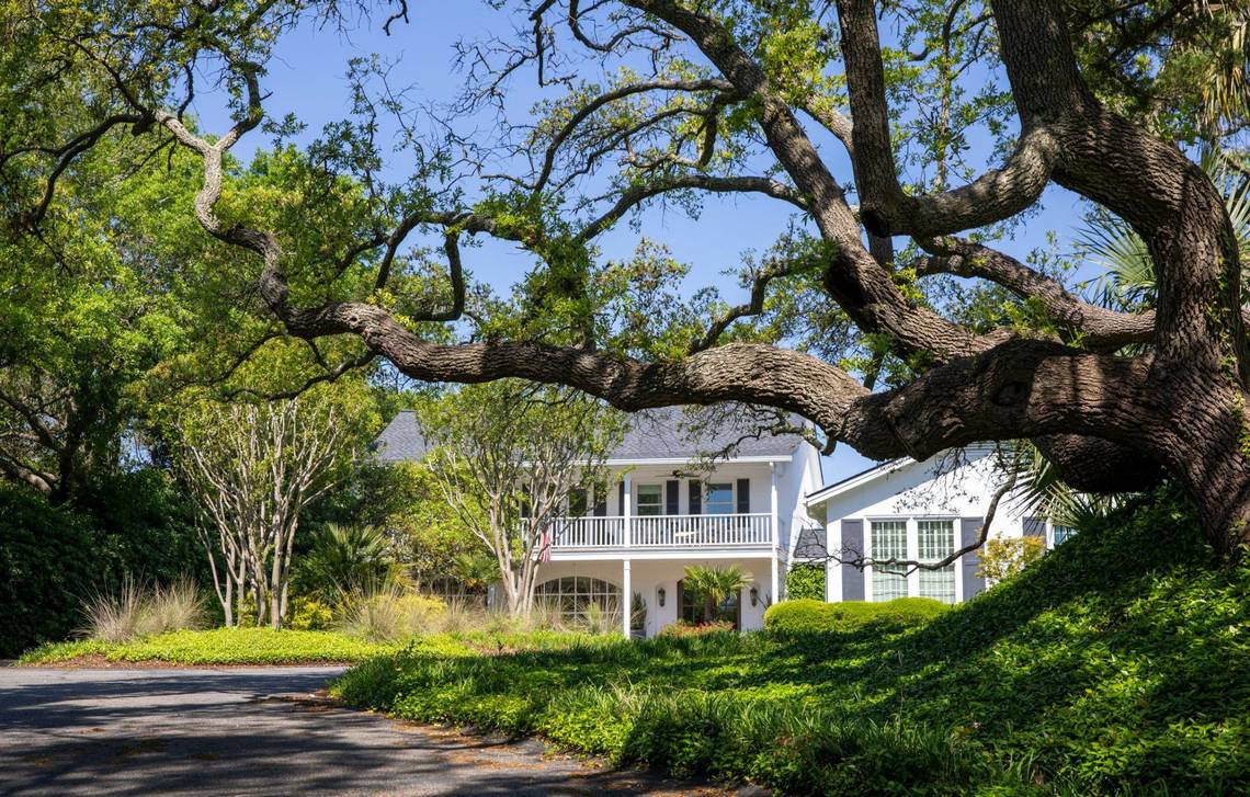 $2.5M home overlooking Myrtle Beach’s Golden Mile offers luxury and history. A look inside