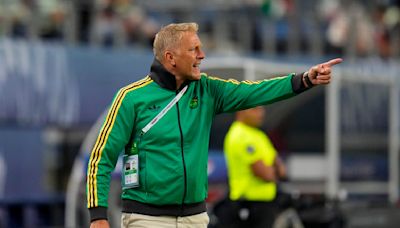 Heimir Hallgrimsson, director técnico, dentista y realizador de milagros, dirigirá a Jamaica en Copa América