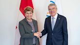 IOC President welcomes President of the Swiss Federal Council to the Olympic Museum