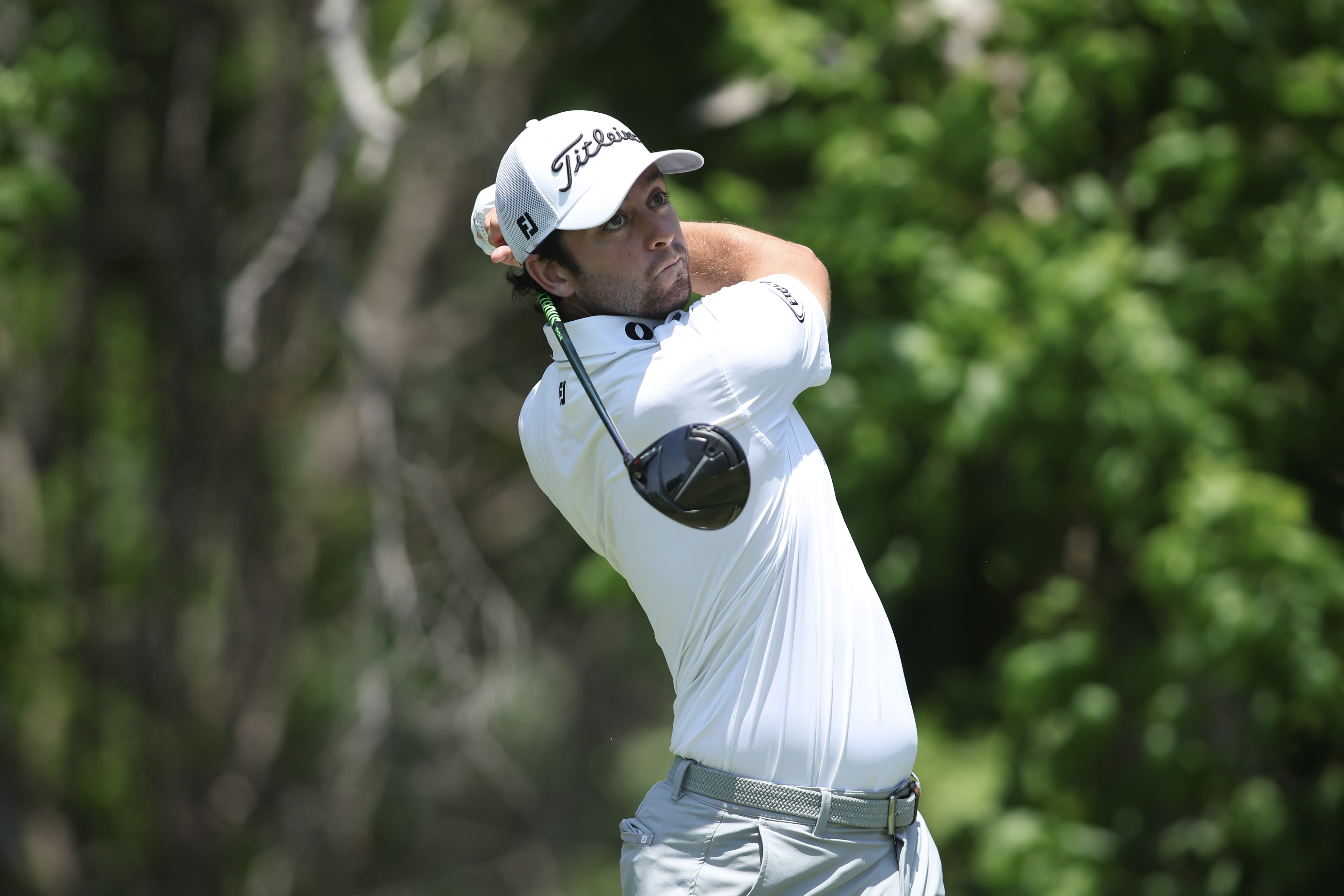 Davis Riley runs away with Charles Schwab Challenge as PGA Tour, golfers honor Grayson Murray