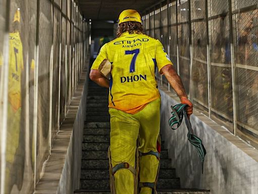 MS Dhoni Announcement On The Way? Chennai Super Kings' 'Stay Back' Post Leaves Fans Guessing | Cricket News