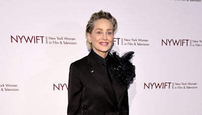 Revela Sharon Stone que está luchando para enfrentar sus 'demonios internos'