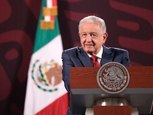 López Obrador acusa a sus adversarios de 'machismo' por decir que influirá sobre Sheinbaum