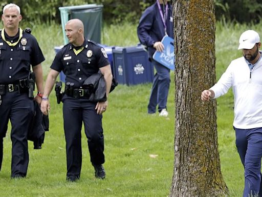 高球／球王舍夫勒賽前遭警方上銬逮捕 拍囚服照後緊急趕回球場參賽