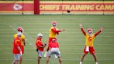 Chiefs inician su campamento sin sus piezas clave