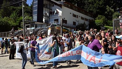 «No somos ñoquis»: un científico y una actriz de La Patagonia hablan sobre el discurso que instaló Milei. «La descalificación cansa»