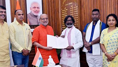 Jharkhand Governor invites Hemant Soren to form govt, to take oath as chief minister on July 4