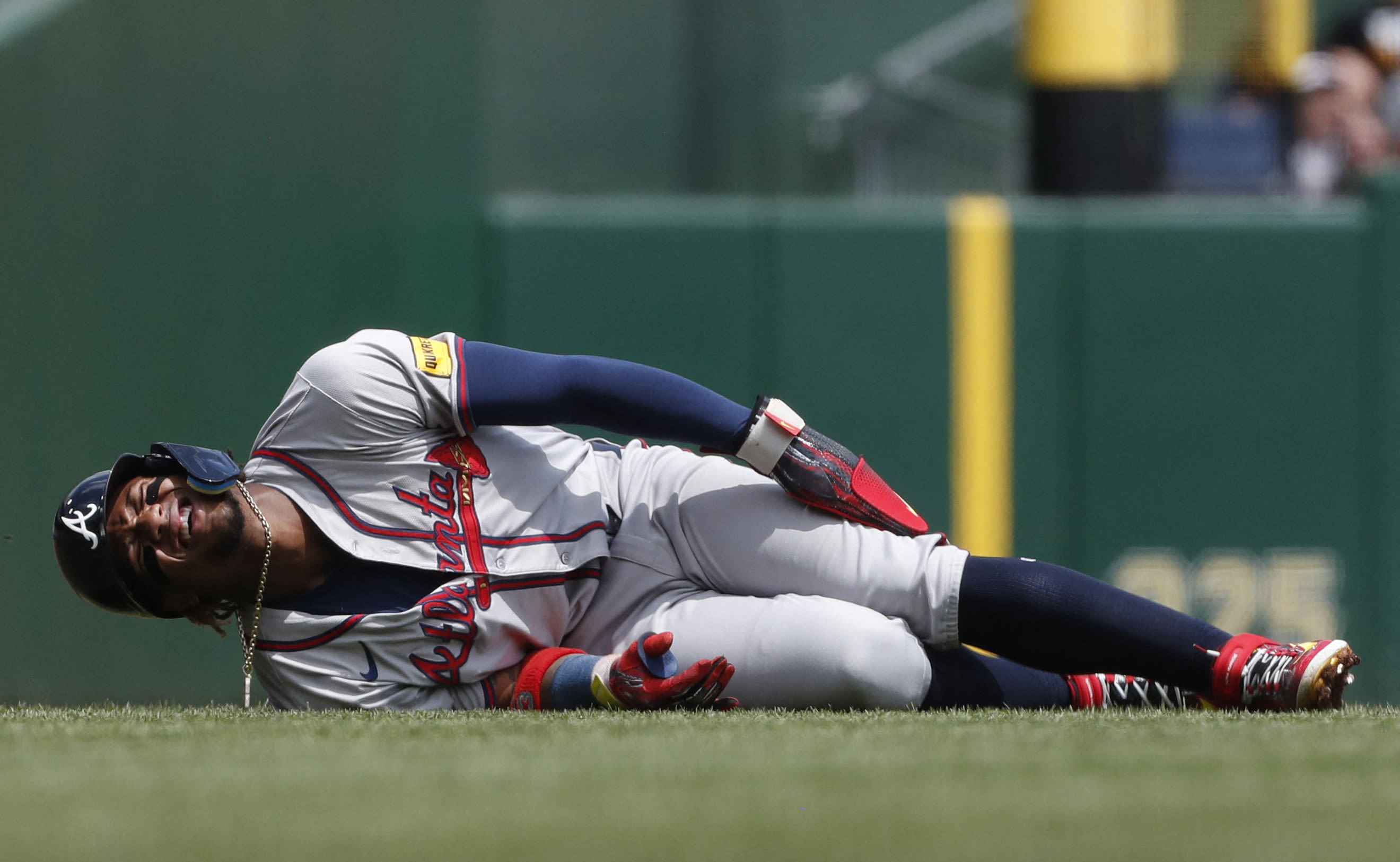 MVP Ronald Acuña Jr. leaves Braves-Pirates game after falling with non-contact knee injury