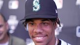 The top draft pick of the Mariners pitches lefty and righty. Jurrangelo Cijntje wants to keep it up