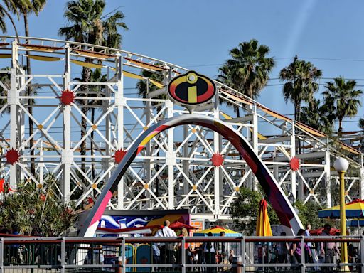 Disneyland visitors stuck for an hour on popular ride in soaring heat