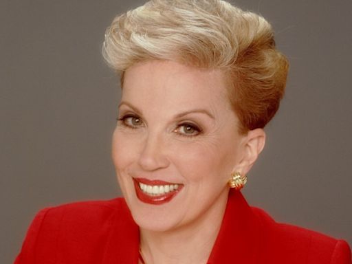 Dear Abby: A DJ was kind when I was a weird fan, and years later I'd like to thank him
