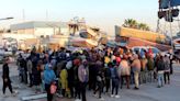 Túnez traslada a cientos de migrantes de una zona fronteriza desolada