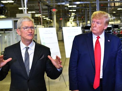 Trump called Tim Cook a 'very good businessman' and described a private meeting between the 2 when he was president