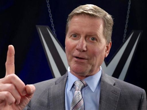 John Laurinaitis se une a la moción de Vince McMahon en la demanda de Janel Grant