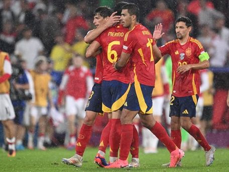 Espanha goleia Geórgia e vai enfrentar Alemanha nas quartas da Eurocopa