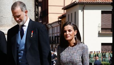 Doña Letizia reaparece en el Premio Cervantes completamente recuperada de su dolencia: la Reina vuelve a llevar tacones