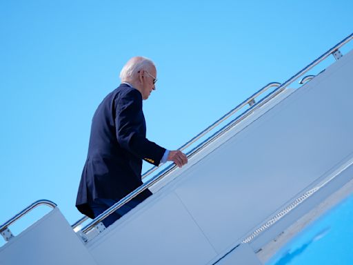 FACT FOCUS: Online reports falsely claim Biden suffered a ‘medical emergency’ on Air Force One