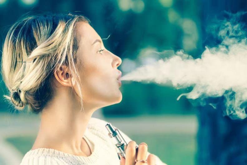 Lung cancer risks remain high for smokers who switch to vaping - UPI.com