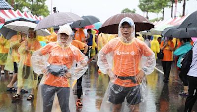 不畏風雨！ 嘉義永慶盃路跑雨中開跑