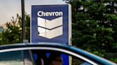Chevron presentará gasolina renovable como alternativa a vehículos eléctricos