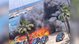 Arden una treintena de coches en el parking del puerto en Jávea - MarcaTV