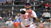 Twins stave off Royals' ninth-inning comeback