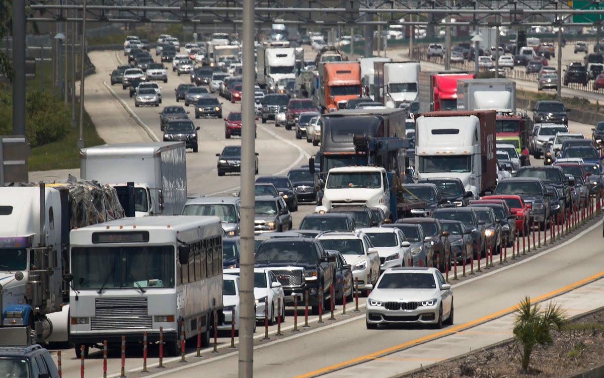 Memorial Day travelers in northeast face airport delays and traffic as storms approach Interstate 95: Live