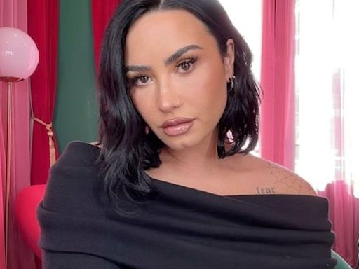 Demi Lovato posta foto sem maquiagem e mostra pele brilhante