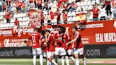 El Real Murcia se come al Melilla y suma su cuarta victoria consecutiva (2-0)