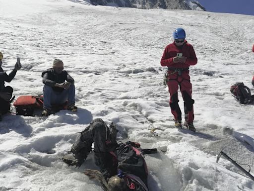 Hallan momificado a un estadounidense desaparecido hace 22 años en un nevado de Perú