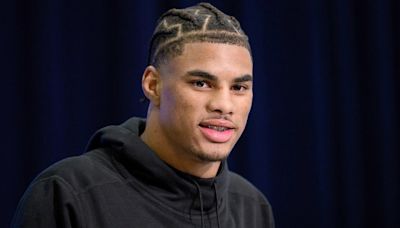 LOOK: Buffalo Bills rookie Keon Coleman makes young fan's day by wearing friendship bracelets in photoshoot