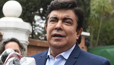 Reclaman que Fernando Espinoza se tome licencia y el colectivo de actrices pidió su renuncia