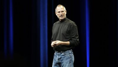 Steve Jobs Had A Kind Side: He Once Helped A Random Stranger Attempt To Fix Their Broken Down Car — He Couldn't...