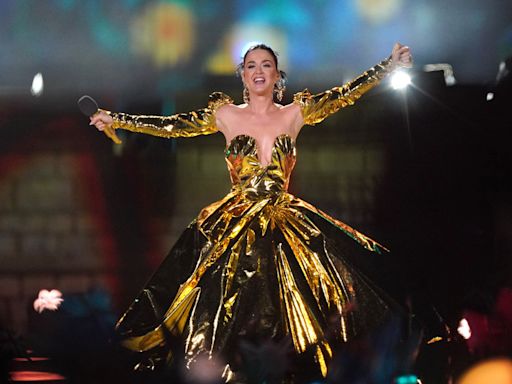 Katy Perry planning tour of UK's 'nooks and crannies'