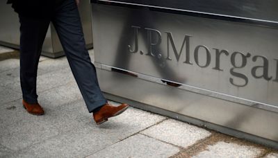 JPMorgan, Greek fintech, claim success in London court