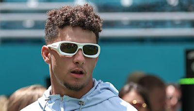 Patrick Mahomes' reason for finally bringing TV to training camp: Olympics and 'College Football 25'