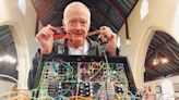 Snooker legend Davis to play synth gig in cathedral