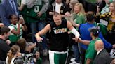 Celtics pay tribute to 1986 champion Bill Walton before Game 1 of the NBA Finals against Dallas