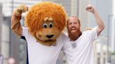 'Hardest geezer' tells England heroes they can win Euros in rallying cry