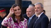 Letizia d’Espagne divine en robe fleurie : qui est le styliste de la reine ?