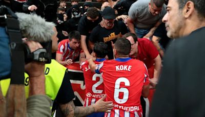 Diego Simeone fumes at Atlético ultras after trouble stops derby for 15 minutes