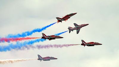 The legendary Red Arrows will doing flypasts this weekend - here's when you can see them in Cleethorpes and Marston