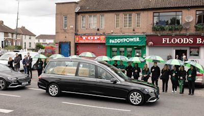 Paddy Power staff form guard of honour as co-founder David Power laid to rest